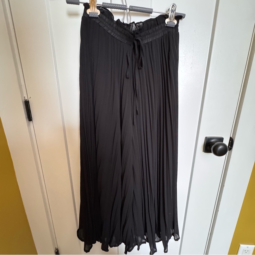 ☘️ 3 for $30: She & Sky Pleated Culottes